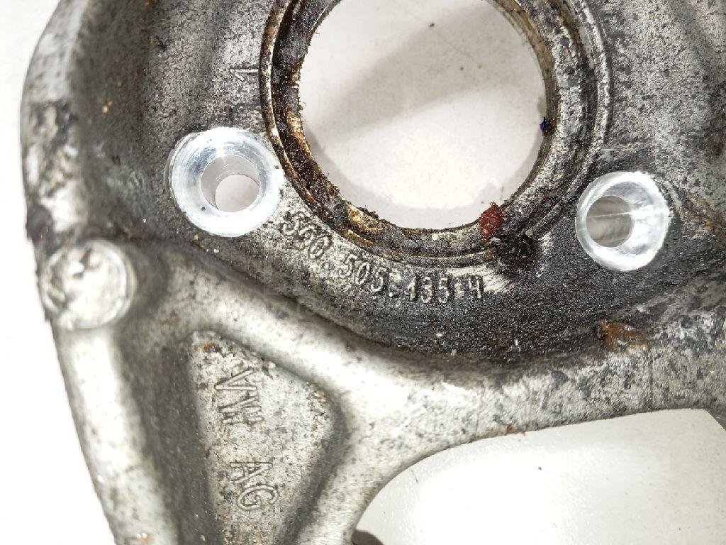 Кулак поворотный задний левый