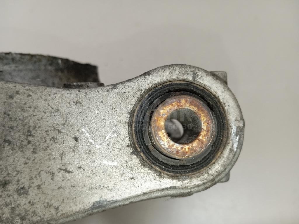 Кулак поворотный задний правый