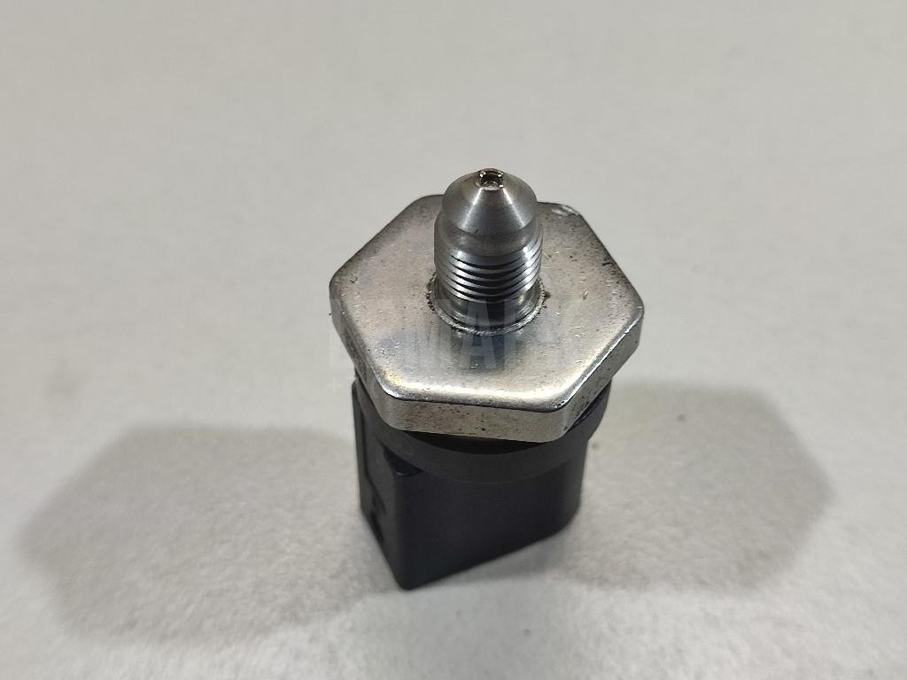 Датчик давления топлива