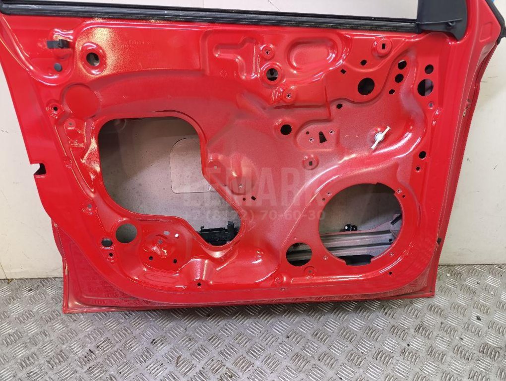 Дверь передняя левая