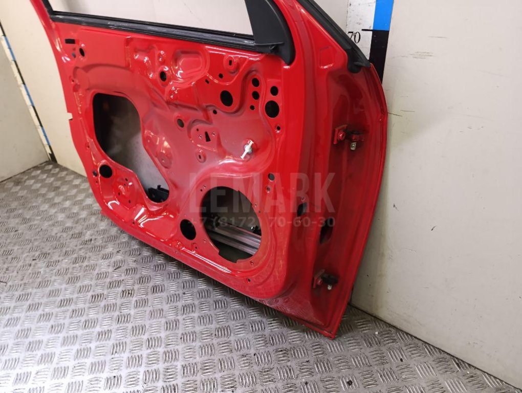 Дверь передняя левая
