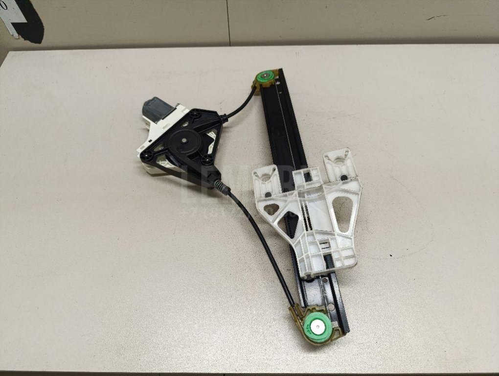 Стеклоподъемник электр. задний левый