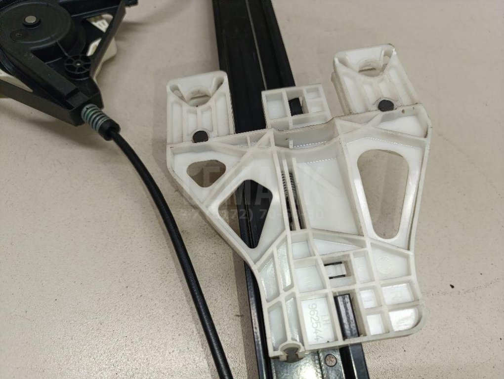 Стеклоподъемник электр. задний левый