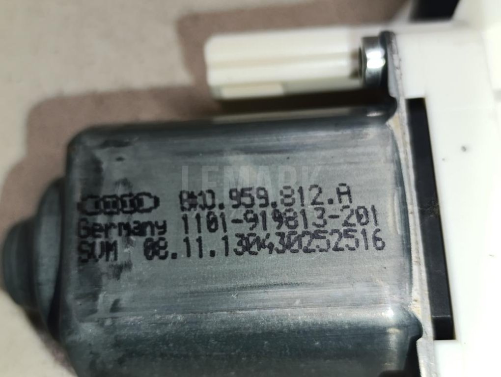 Стеклоподъемник электр. задний левый