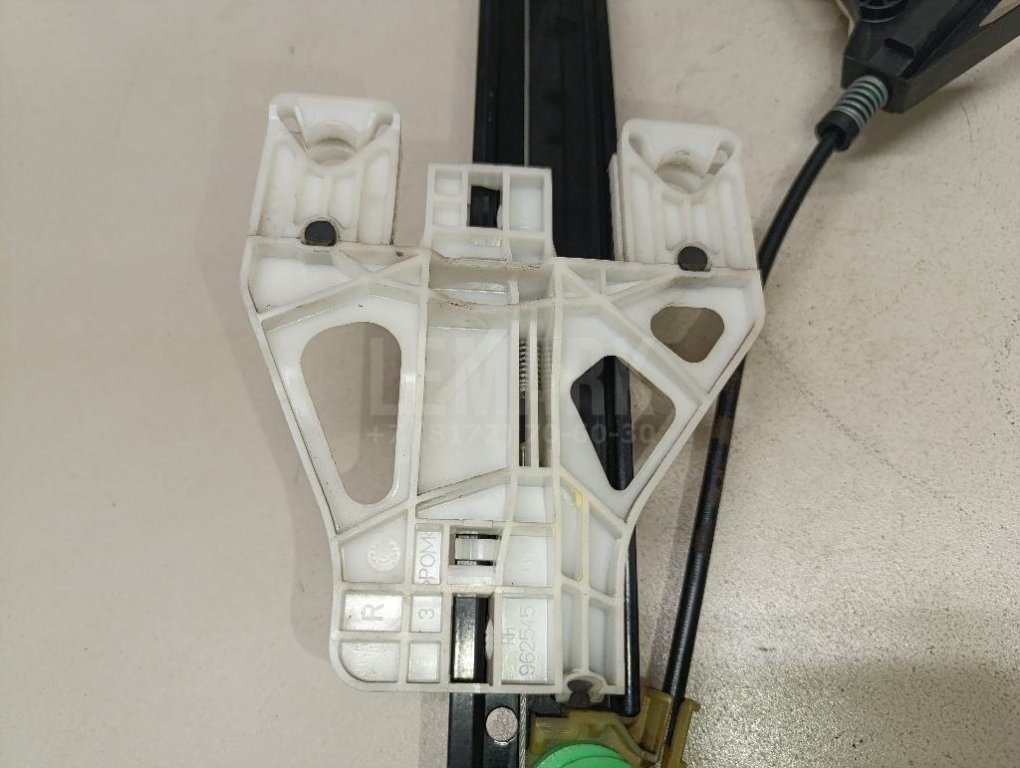 Стеклоподъемник электр. задний правый