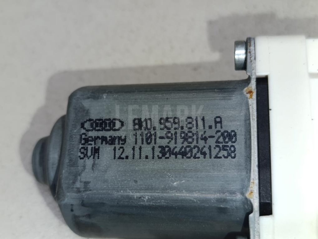 Стеклоподъемник электр. задний правый