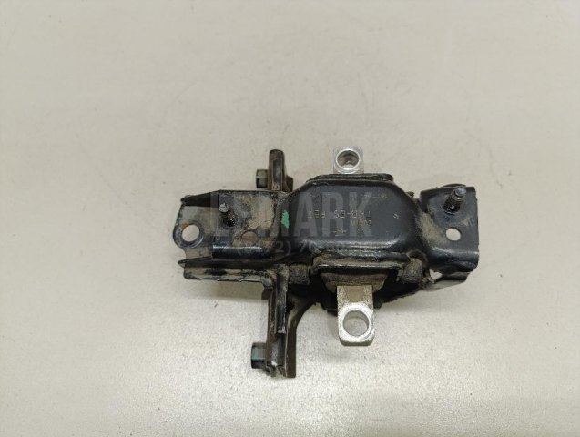 Опора КПП левая