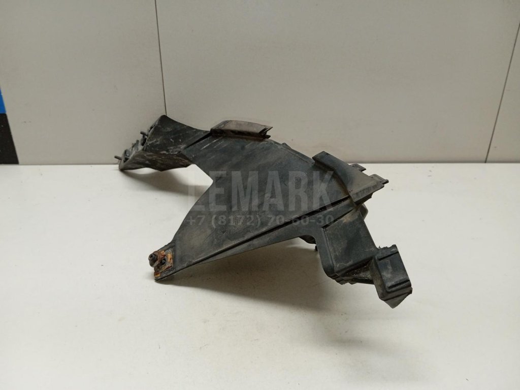 Кронштейн фар левый