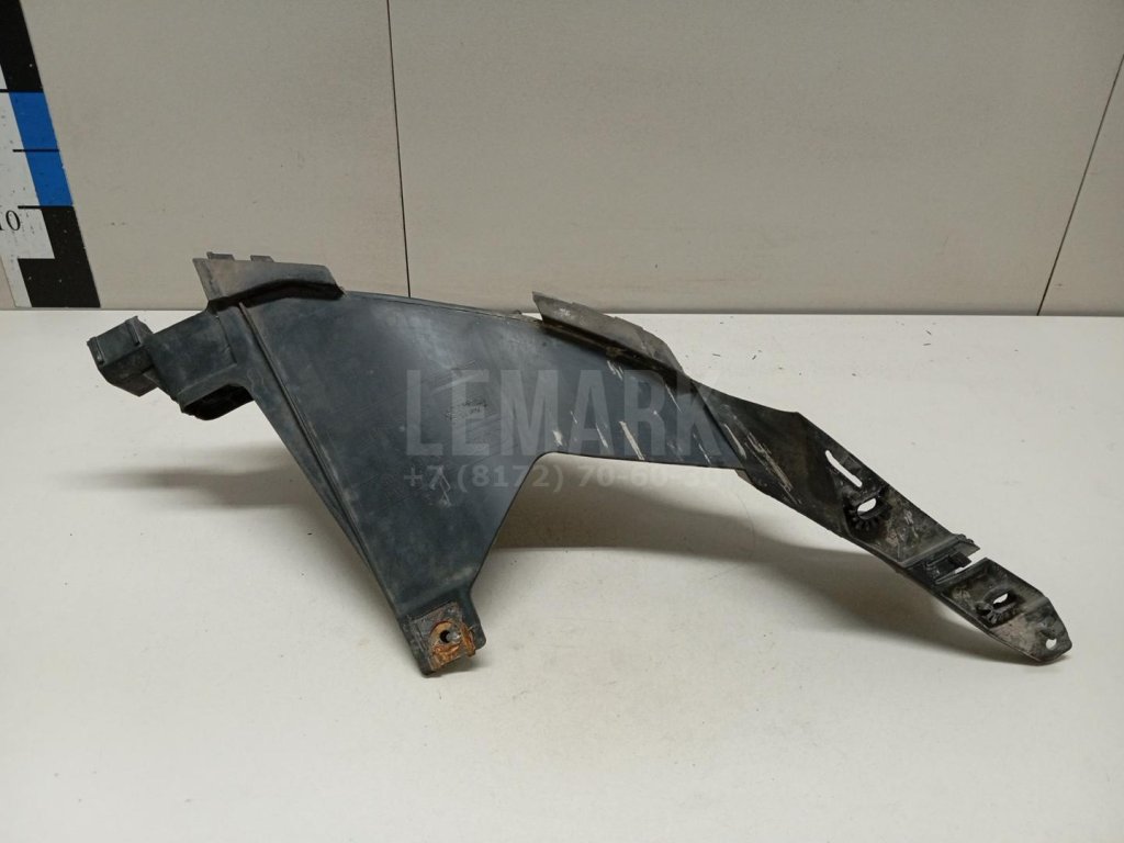 Кронштейн фар правый для  Alfa Romeo Giulietta 2010-2020