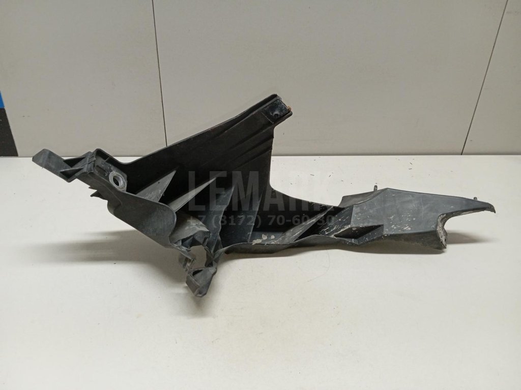 Кронштейн фар правый для  Alfa Romeo Giulietta 2010-2020