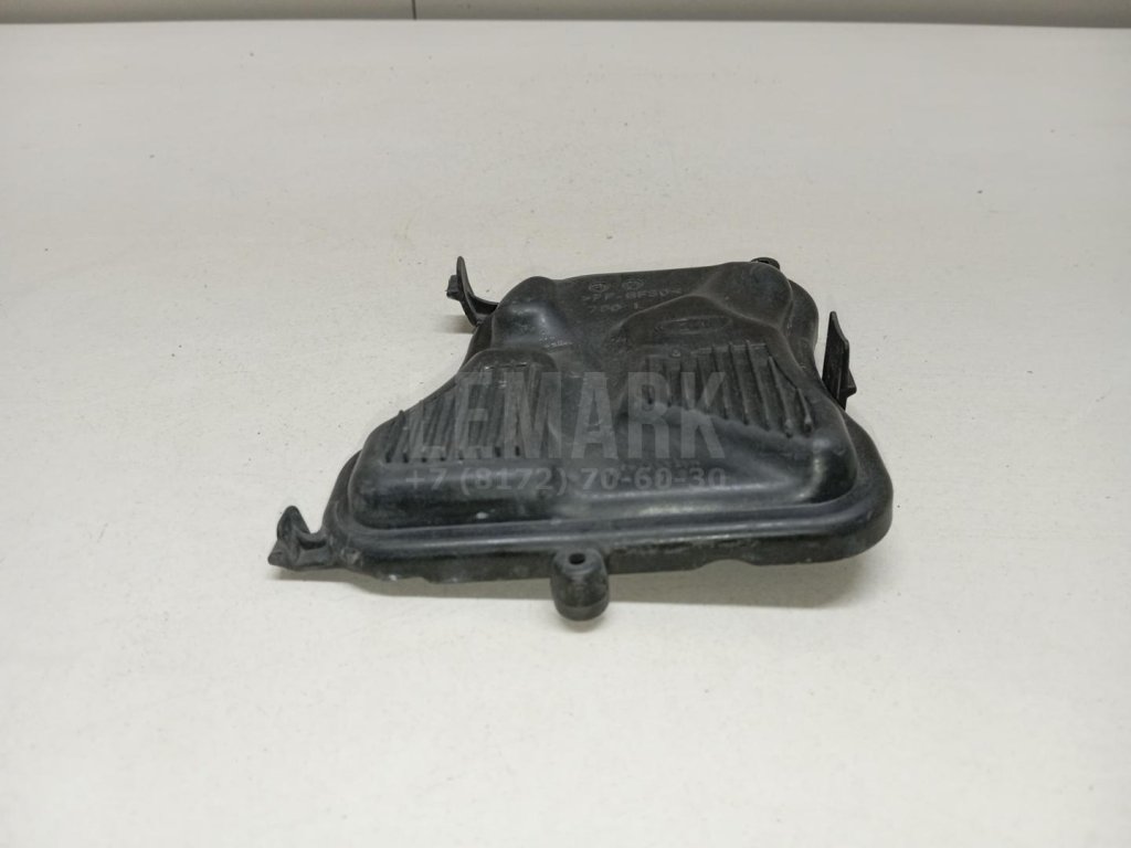 Крышка фары левой