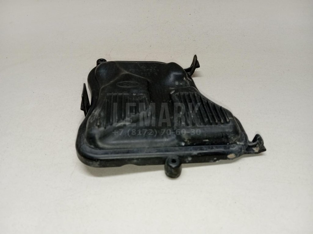 Крышка фары правой