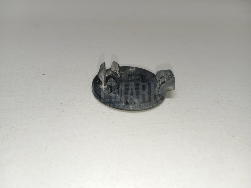 Заглушка буксировочного крюка