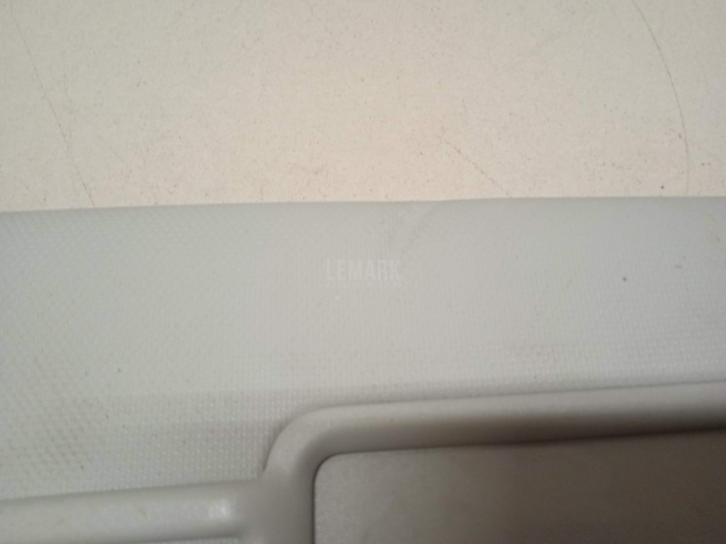 Козырек солнцезащитный (внутри)