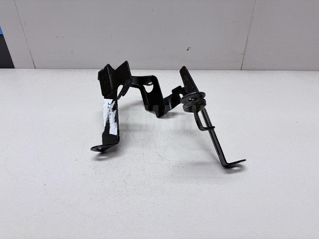 Кронштейн гидроусилителя