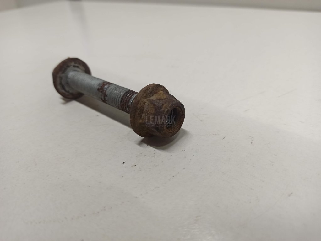 Болт заднего рычага