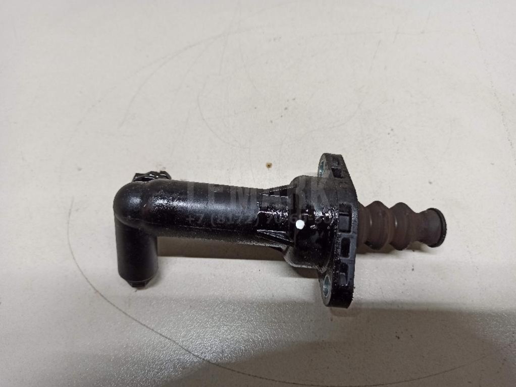 Цилиндр сцепления рабочий