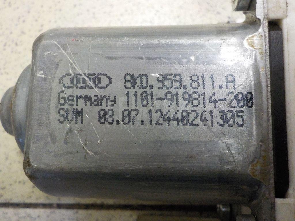 Стеклоподъемник электр. задний правый