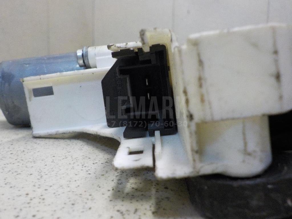 Стеклоподъемник электр. задний правый