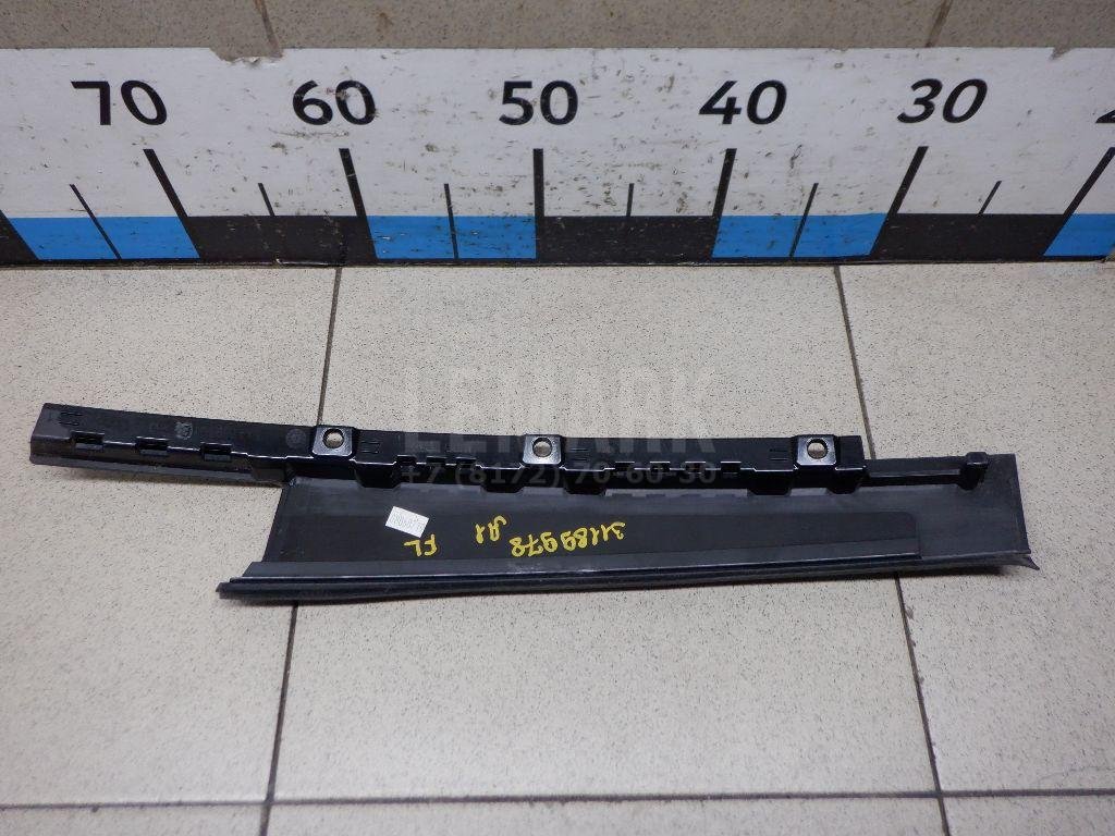 Накладка двери передней левой