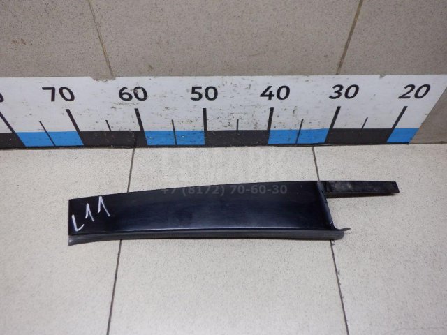 Накладка двери передней левой