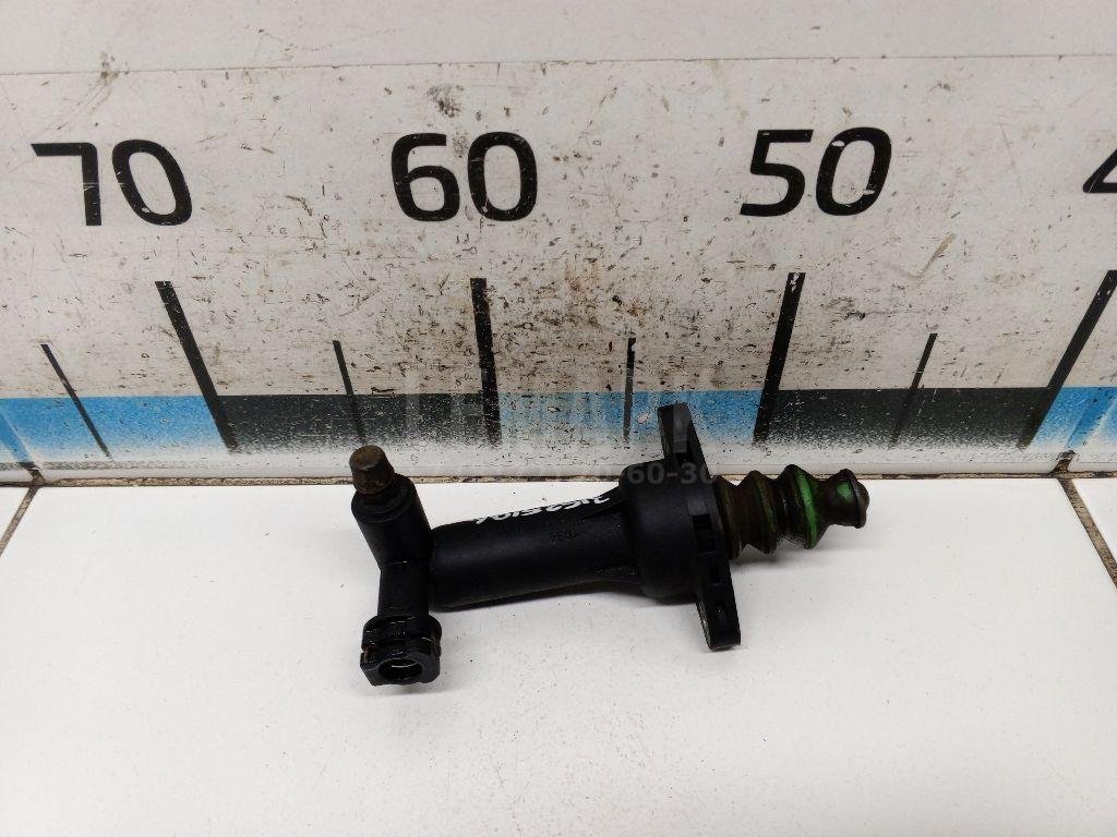 Цилиндр сцепления рабочий