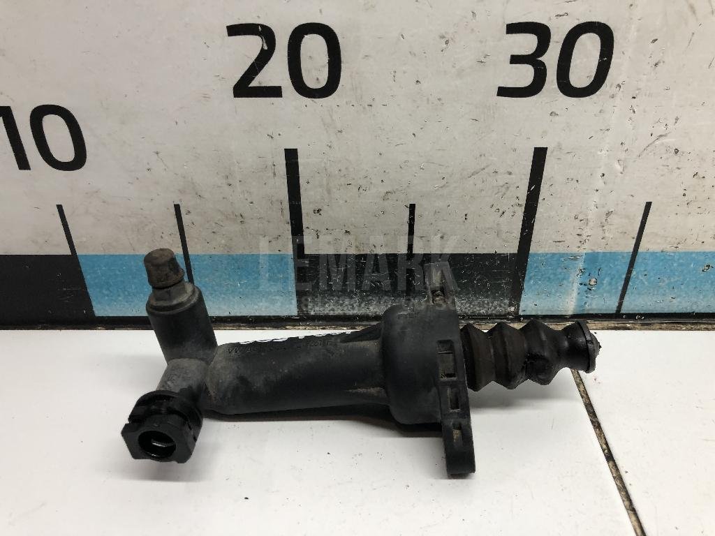 Цилиндр сцепления рабочий