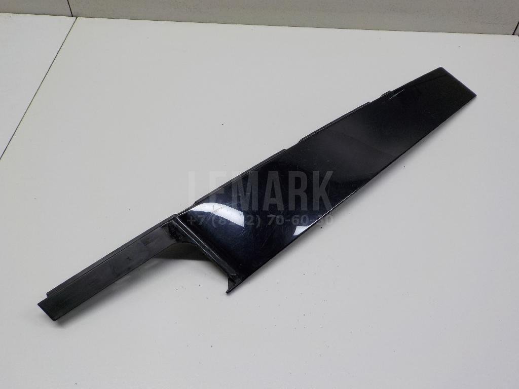 Накладка двери передней левой