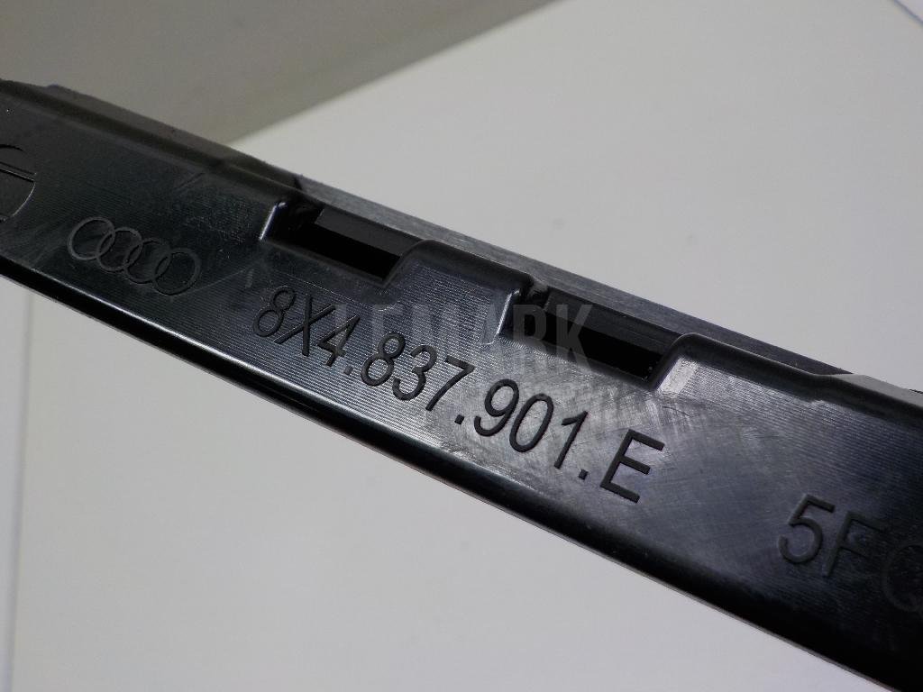 Накладка двери передней левой