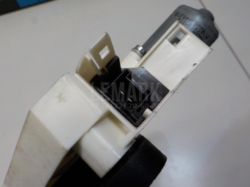 Стеклоподъемник электр. задний левый