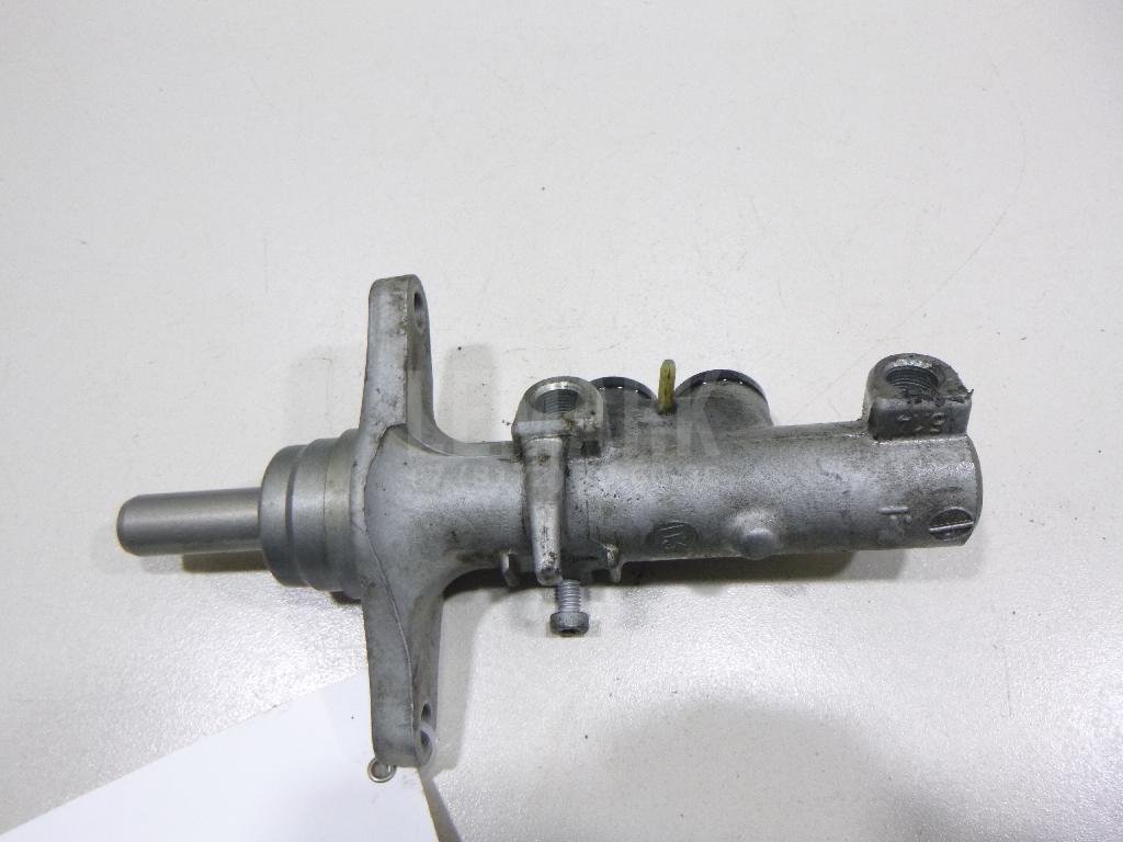 Цилиндр тормозной главный