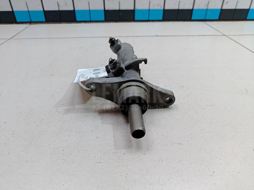 Цилиндр тормозной главный