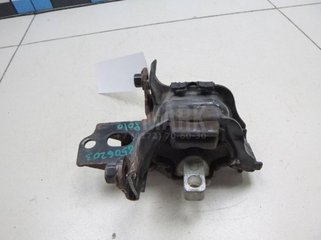 Опора КПП левая