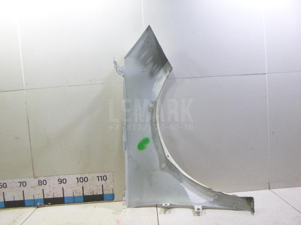 Крыло переднее левое