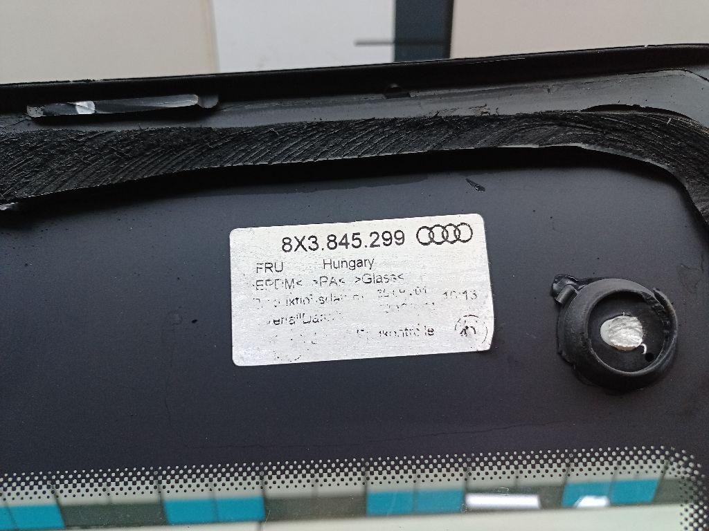 Стекло кузовное глухое левое