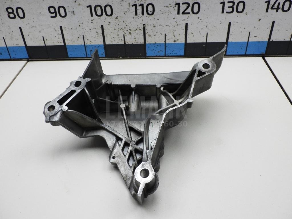 Кронштейн опоры двигателя для  Astra HD 8 2005-2011