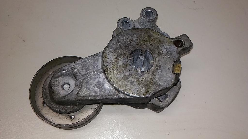 Ролик-натяжитель ручейкового ремня