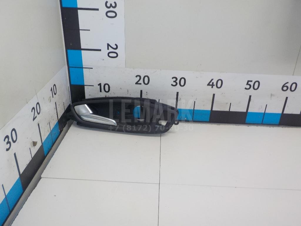 Ручка двери передней внутренняя левая