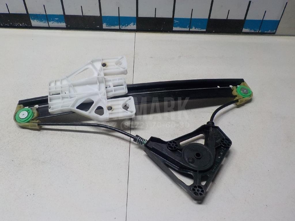 Стеклоподъемник электр. задний правый