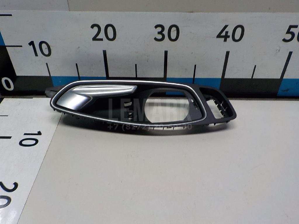 Ручка двери передней внутренняя правая