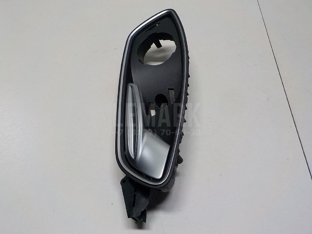 Ручка двери задней внутренняя правая