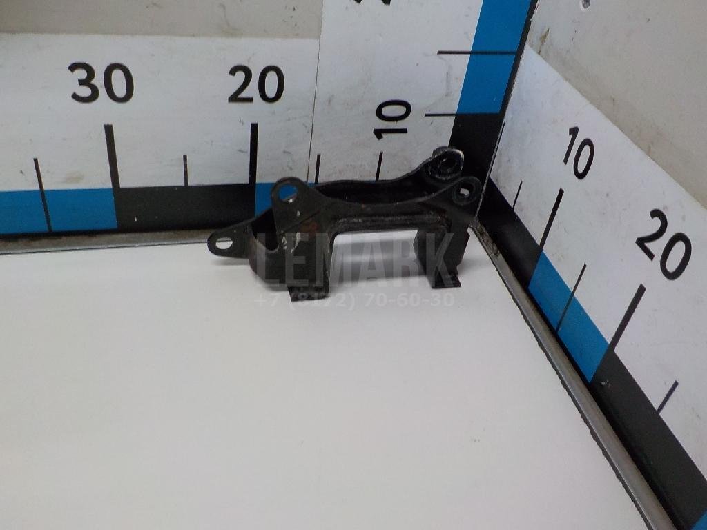 Кронштейн КПП левый для  Audi 80/90 [B3] 1986-1991