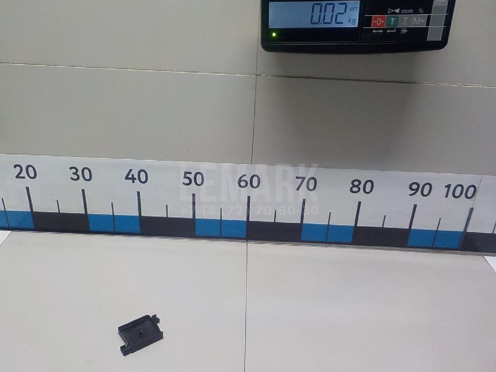 Кожух замка капота