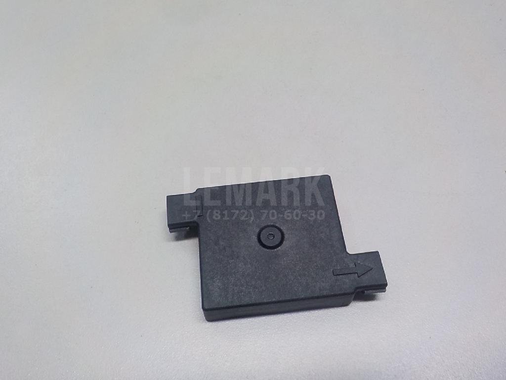 Кожух замка капота