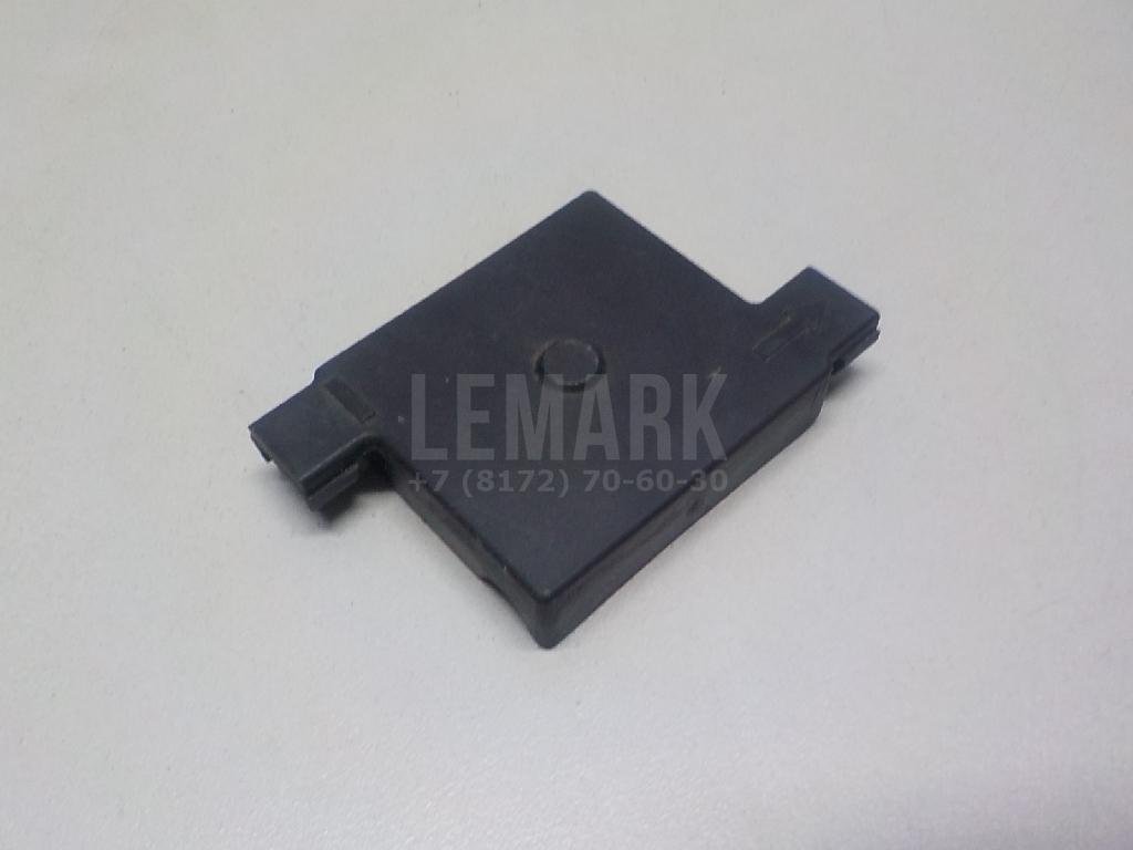 Кожух замка капота