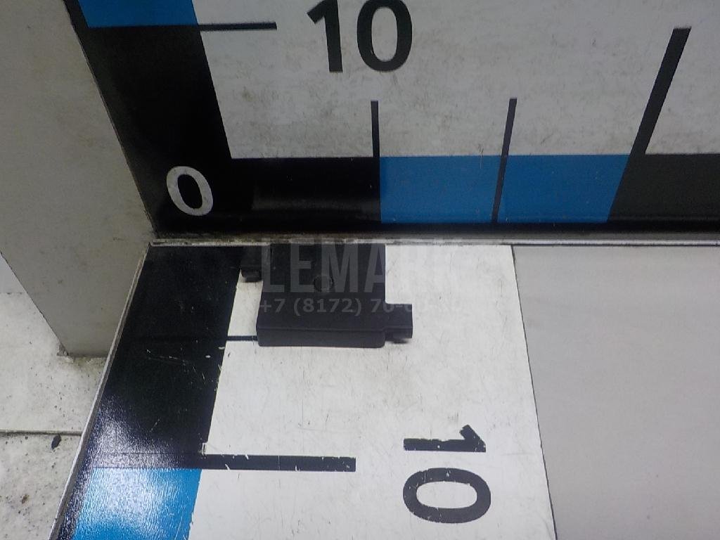 Кожух замка капота