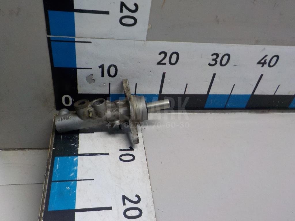 Цилиндр тормозной главный