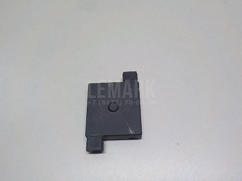 Кожух замка капота