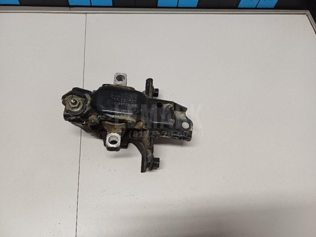 Опора КПП левая