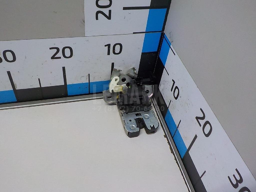 Замок багажника